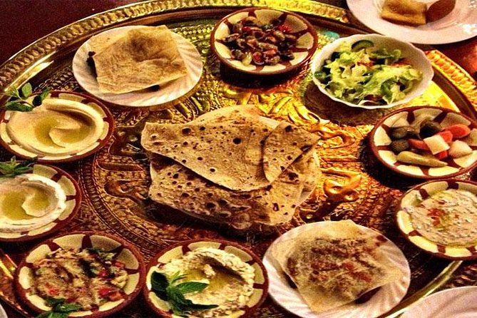 Private Panoramic Amman Tour and Local Lunch or Dinner-Wine Taste - King Abdullah Mosque and downtown landmarks: seeing religion and city life together