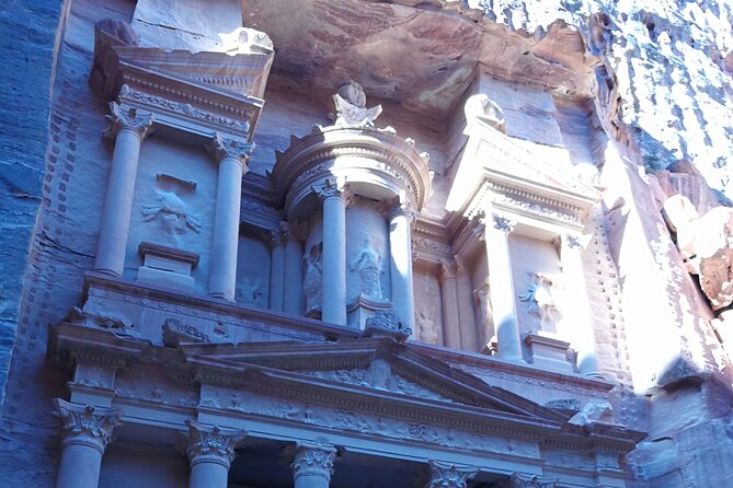 Private Petra Back Entrance Tour with Guide . - Descend to the Colonnaded Street: 850 Steps Without the Panic