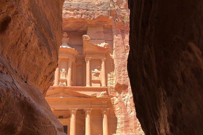 Private Transfer from Amman to Petra, Wadi Musa - Finding Your Driver at Queen Alia International Airport