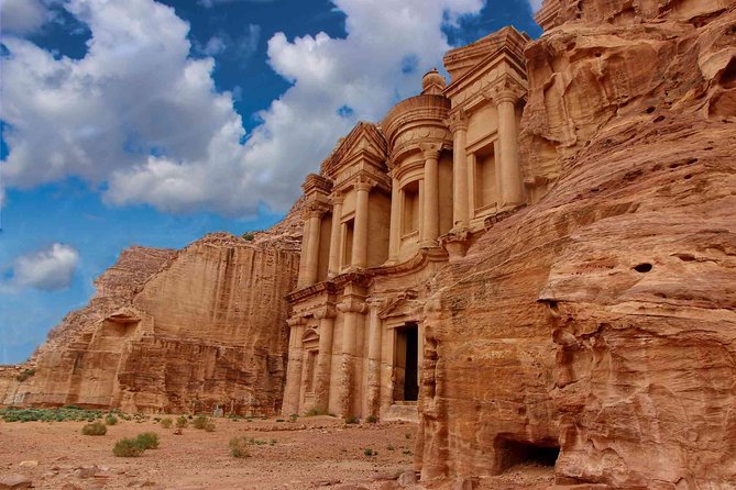 Private transfer Petra to/from Wadi Rum - Petra Side: What the Pickup Experience Usually Feels Like