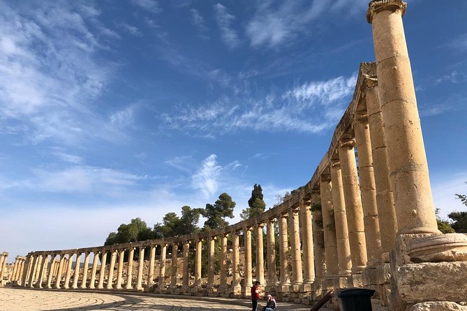 Umm Qais, Jerash & Ajloun Castle Day Tour from Amman - Jerash Ruins: Roman scale at the forum, colonnades, Nymphaeum, and Artemis