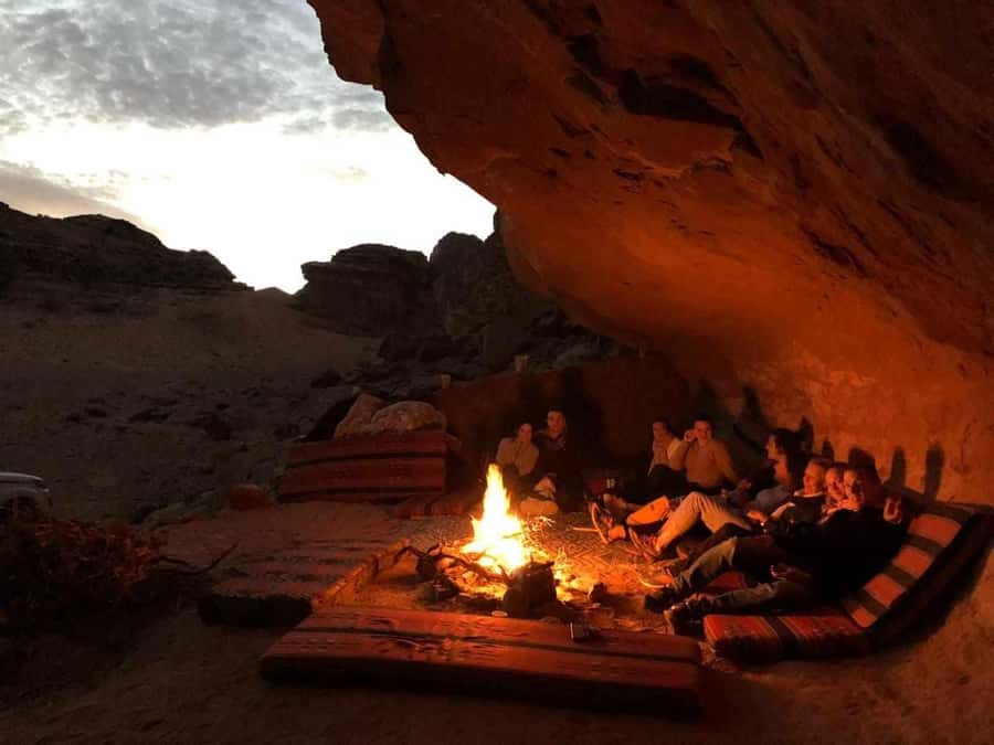 Wadi Rum: 1-Night Jeep Tour with Dinner and Breakfast - Bedouin Camp Night: Dinner, Tea, Fire Time, and Stars