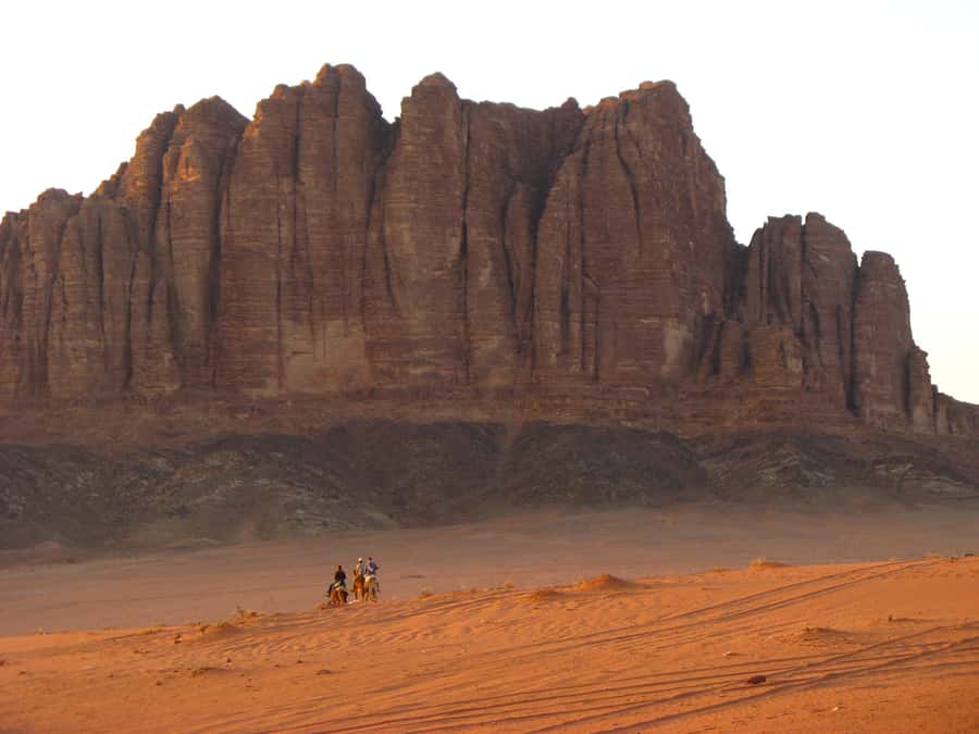 Wadi Rum: 10 Hour Jeep Tour Pass, Camel, Sandbording & Lunch - Sandboarding basics, what to expect when the dune calls