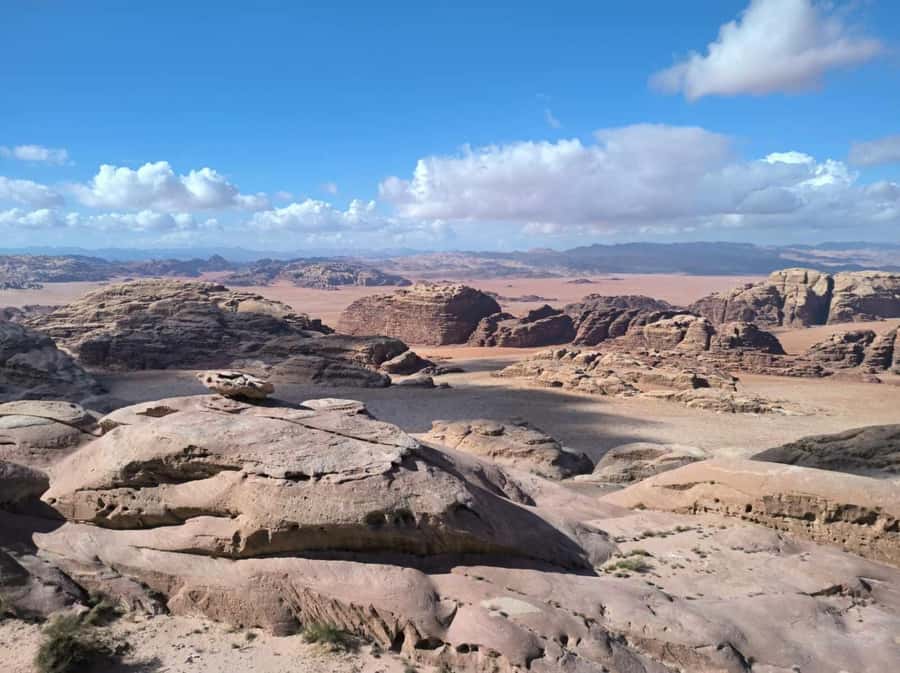 Wadi Rum: 2-Hour Jeep Tour with Bedouin Tea - Little Bridge break time: tea, photos, free time, and light shopping