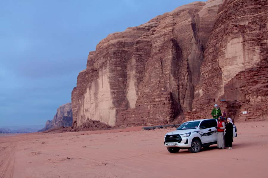Wadi Rum: 2nights|3Day all-inclusive BedouinDesertExperience - Dinner and the First Night Camp: What Bedouin Glamping Really Means Here