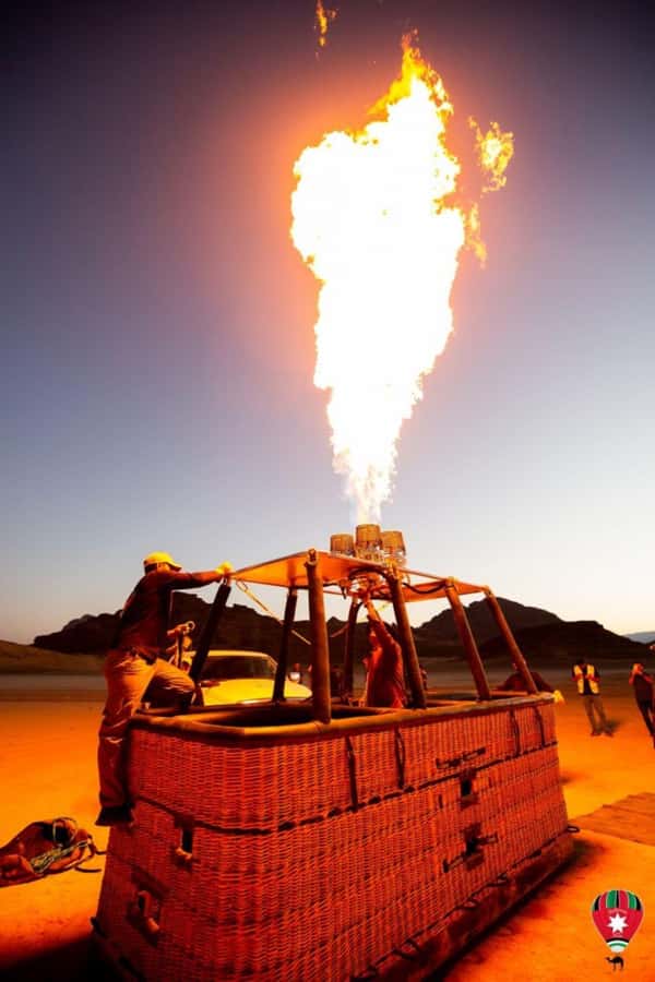 Wadi Rum: Balloons Over Rum - Watching the Balloon Inflate with Tea and Coffee