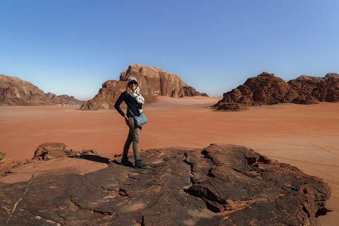Wadi Rum: Explorer 5 Hour Jeep Tour PASS + Bedouin Tent + Meal - A 5-hour jeep route plus one Bedouin night in Wadi Rum
