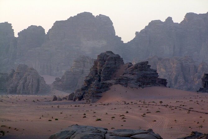 Wadi Rum: Explorer Jeep Tour PASS + Local Food + Optional Stay - Who should book this Wadi Rum Explorer Jeep Tour