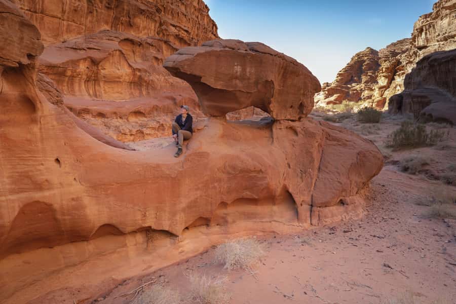 Wadi Rum: Guided Jeep Tour With Overnight Stay and Meals - Abu Khashaba Canyon and Um Frouth Rock Arch: the “watch the light” stops