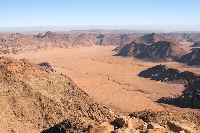 Wadi Rum: Mountain Hike with Lunch & Scenic Valley Tour - Private touring, real guides, and the difference you feel in the pace