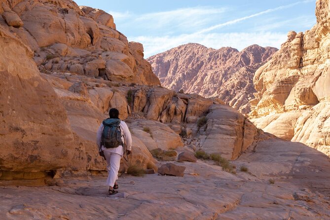 Wadi Rum: Mountain Hike with Lunch & Scenic Valley Tour - Getting the best out of a rocky desert hike