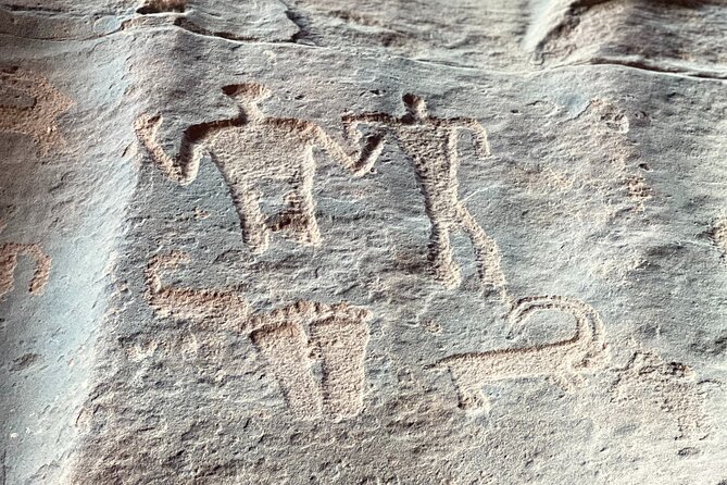 Wadi Rum Short Tours - Um Frouth Arch: scrambling for views and photos
